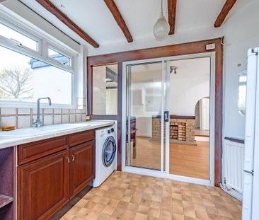 3 bedroom end of terrace house to rent - Photo 6