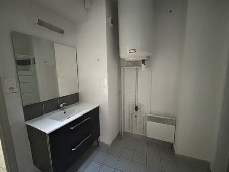 Location Appartement 2 pièces 35m² ANGOULEME 16000 - Photo 4