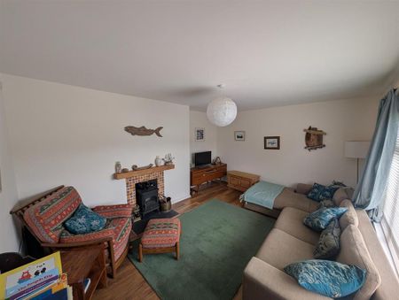 3 bedroom semi-detached house to rent - Photo 4