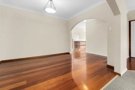 75 Donnington Street, - Photo 4