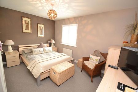 3 bedroom semi-detached house to rent - Photo 4