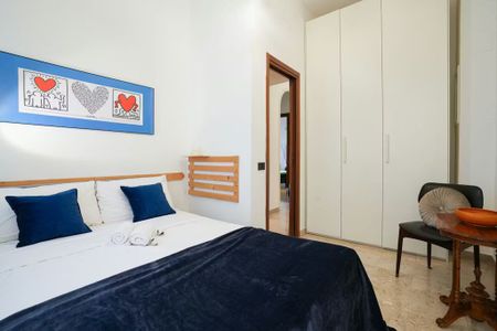 Via dei Pellegrini, Milan, Lombardy 20122 - Photo 5