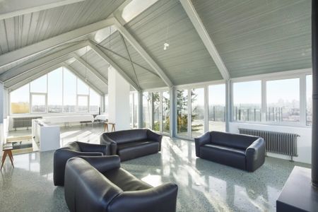 Un penthouse unique avec toit-terrasse et vue à 360° - Photo 4