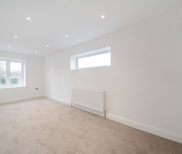 2 Bed Flat, West Hill, CR2 - Photo 4
