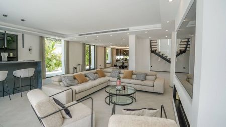 Luxury Villa for rent in Nueva Andalucia, Andalusia - Photo 3