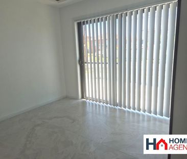 FULLY RENOVATED 4 BEDROOM HALF HOUSE (Top Level) - Photo 4