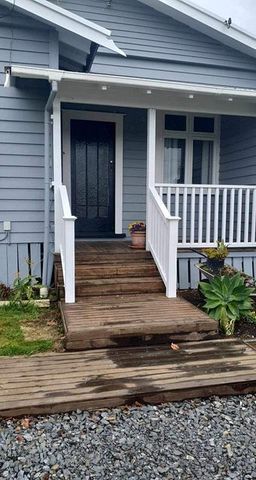 Charming 3 Bedroom Home - Photo 3