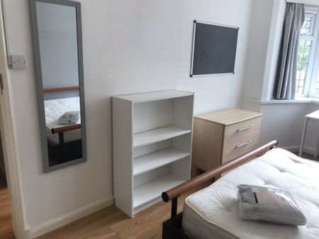 201 Gibbins Road - Photo 5