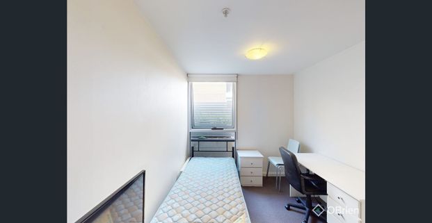 STUDIO APARTMENT IN PRIME LOCATION! - Photo 1