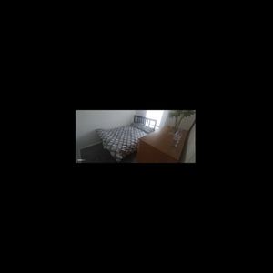Room in a Shared House, Beckton, E6 - Photo 2