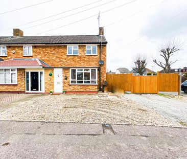 4 bedroom semi-detached house to rent - Photo 5
