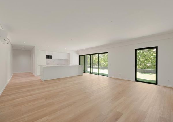 2 Bedroom Apartment with garden, Miraflores, Oeiras