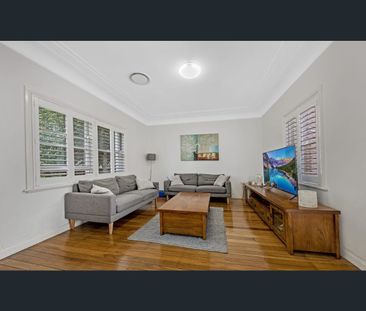 Robust residence nestled in one of Normanhurst's premier streets - Photo 6