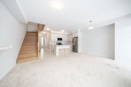 For Lease - 124 Corley Street, Kawartha Lakes, Ontario - Photo 3