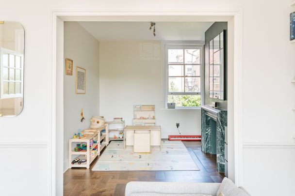 3 Bed Flat, First Floor, N8 - Photo 1