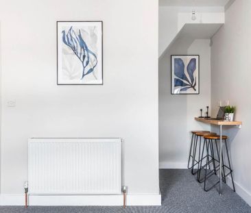 6 bedroom house to rent - Photo 1