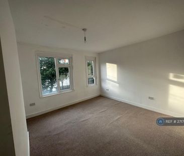 4 bedroom terraced house to rent - Photo 3