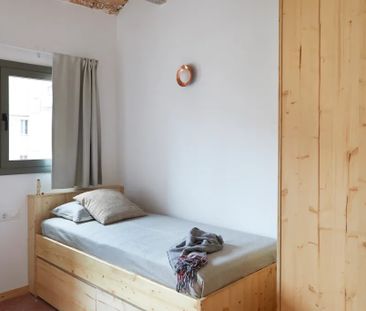 Carrer de lEncarnació, Barcelona, Catalonia 08025 - Photo 2