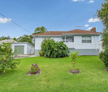 THREE BEDROOM HOME - Photo 4