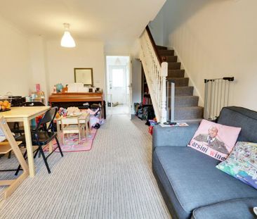 2 bedroom semi-detached house to rent - Photo 2