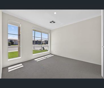 17a Blackmore Loop, Brabham, WA 6055 - Photo 5