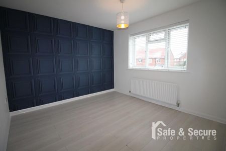 Sunningdale Road Springwell - Photo 3