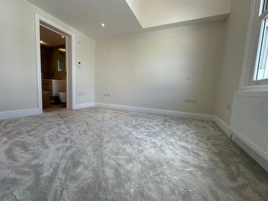 3 Bed Flat, Bishops Road, SW6 - Photo 1
