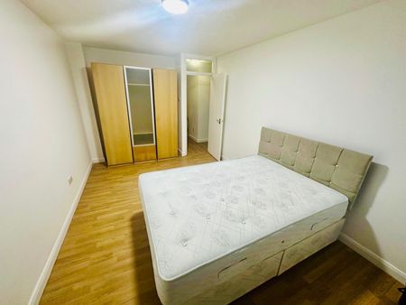 2 Bed Flat, Hazelwood Close, HA2 - Photo 2