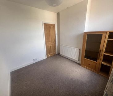 2 bedroom end of terrace house to rent - Photo 6