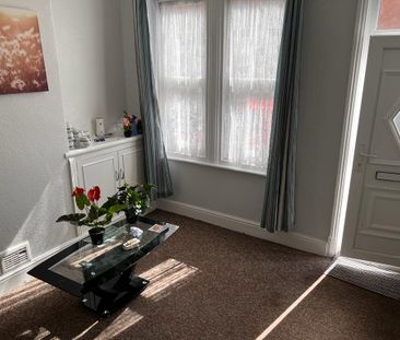 2 bedroom terraced house to rent - Photo 2