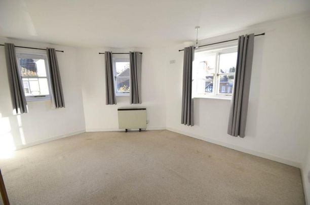 2 bedroom end of terrace house to rent - Photo 1