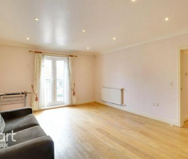 3 bedroom flat to rent - Photo 3