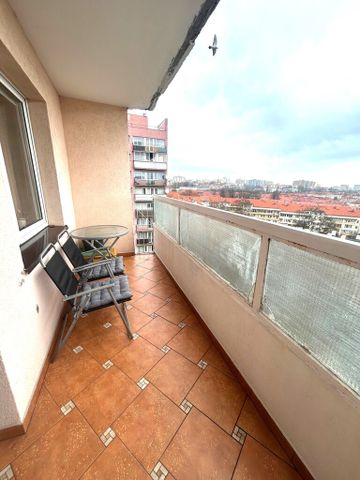 Umeblowane , balkon z widokiem na panoramę miasta - Zdjęcie 3