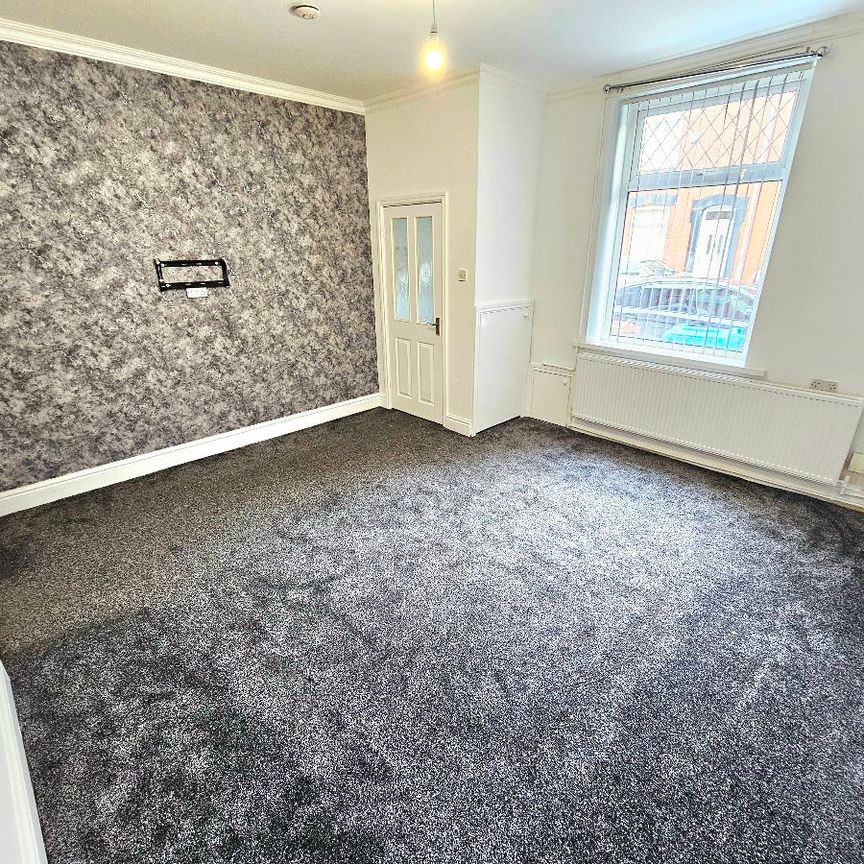 Hanson Street, Oldham, OL4 - Photo 1