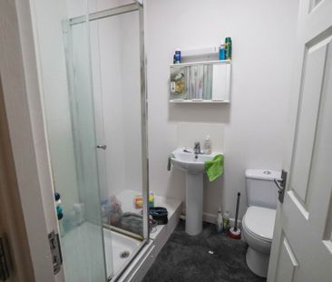 3 Bedroom Flat To Rent in Lansdowne - £1,350 pcm Tenancy Info - Photo 4