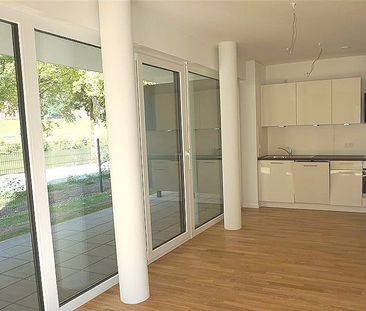 Moderne Erdgeschosswohnung mit Einbauküche und Terasse!! Mit direkt... - Photo 3