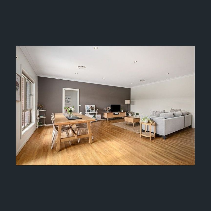 SPACIOUS THREE BEDROOM HOME – COMFORT & ENTERTAINING ALL YEAR ROUND! - Photo 1