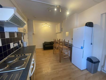 3 bedroom apartment to rent - Photo 5