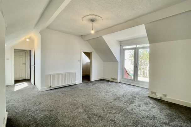 2 bed Flat Elderton Road, Essex, Westcliff-on-Sea, SS0 - Photo 1