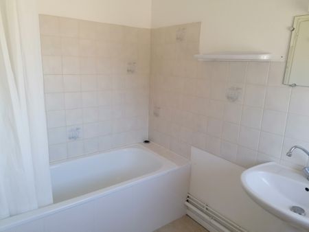 Location Appartement 2 pièces 46m² CAHORS 46000 - Photo 5