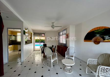 Location Appartement 4 pièces 103m² - Photo 2