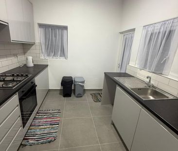 Room in a Shared House, Steele Road, N17 - Photo 5