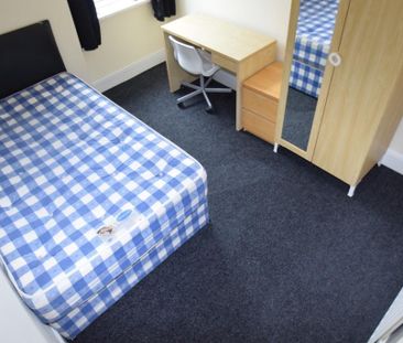 6 bedroom terraced house to rent - Photo 3