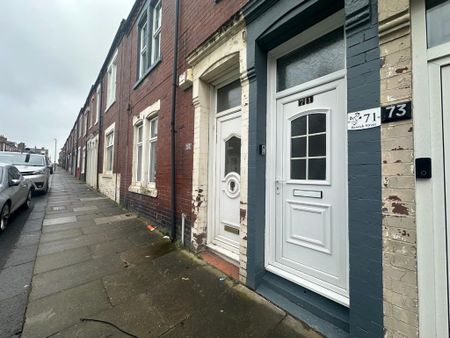 3 bedroom flat to rent - Photo 3