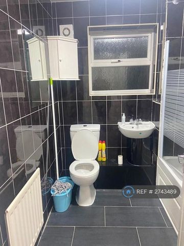 1 bedroom in a house share to rent - Photo 5