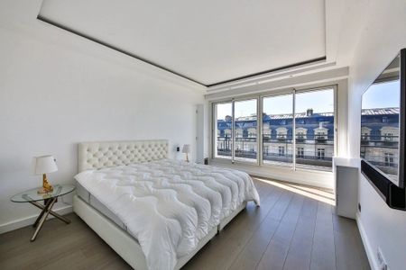 Appartement • Triangle d'Or, Paris 8ème - Photo 3