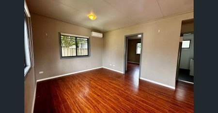 Cosy 2 Bedroom Granny flat with spacious rear yard - Photo 3