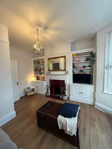 1 Bed Flat, Selkirk Road, SW17 - Photo 2