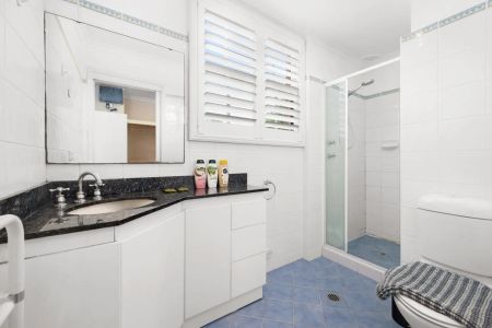 Spacious Family Home in Prime Pymble Location - Photo 3