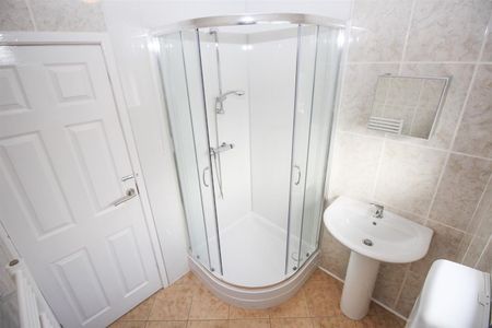 2 Bedroom Flat - First Floor - Photo 5